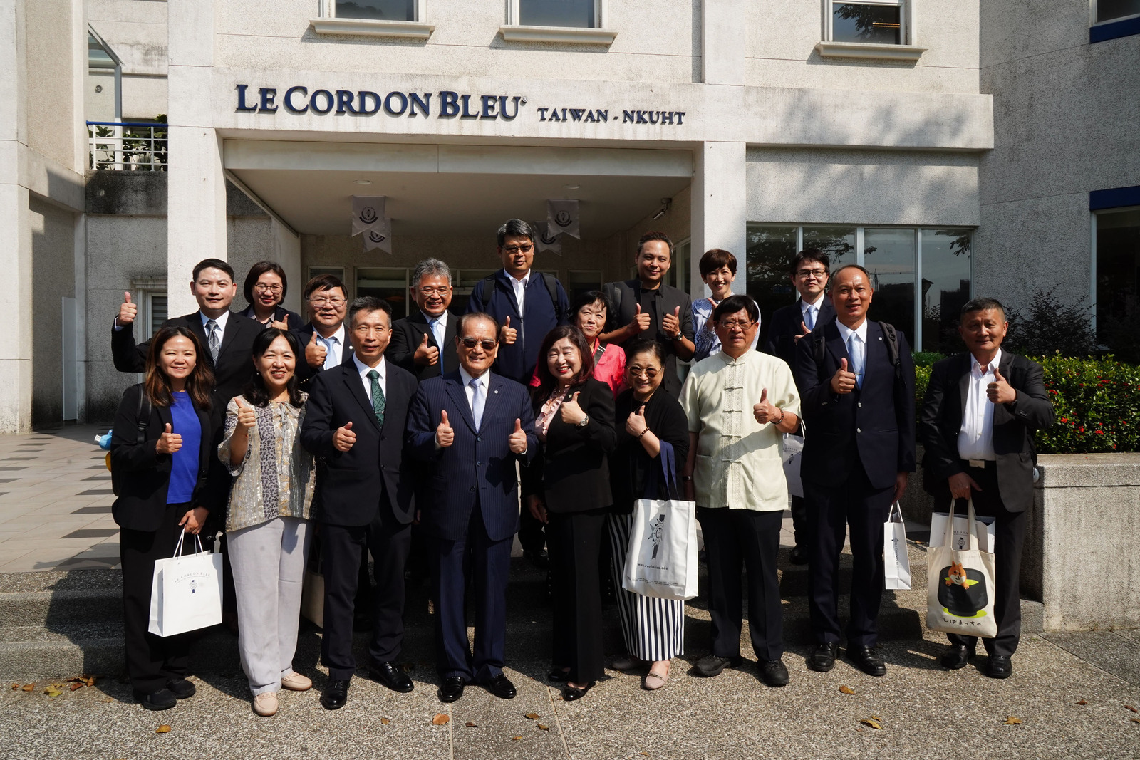 高餐大攜手臺鐵深化產學合作　跨域培育人才打造有溫度的鐵道服務