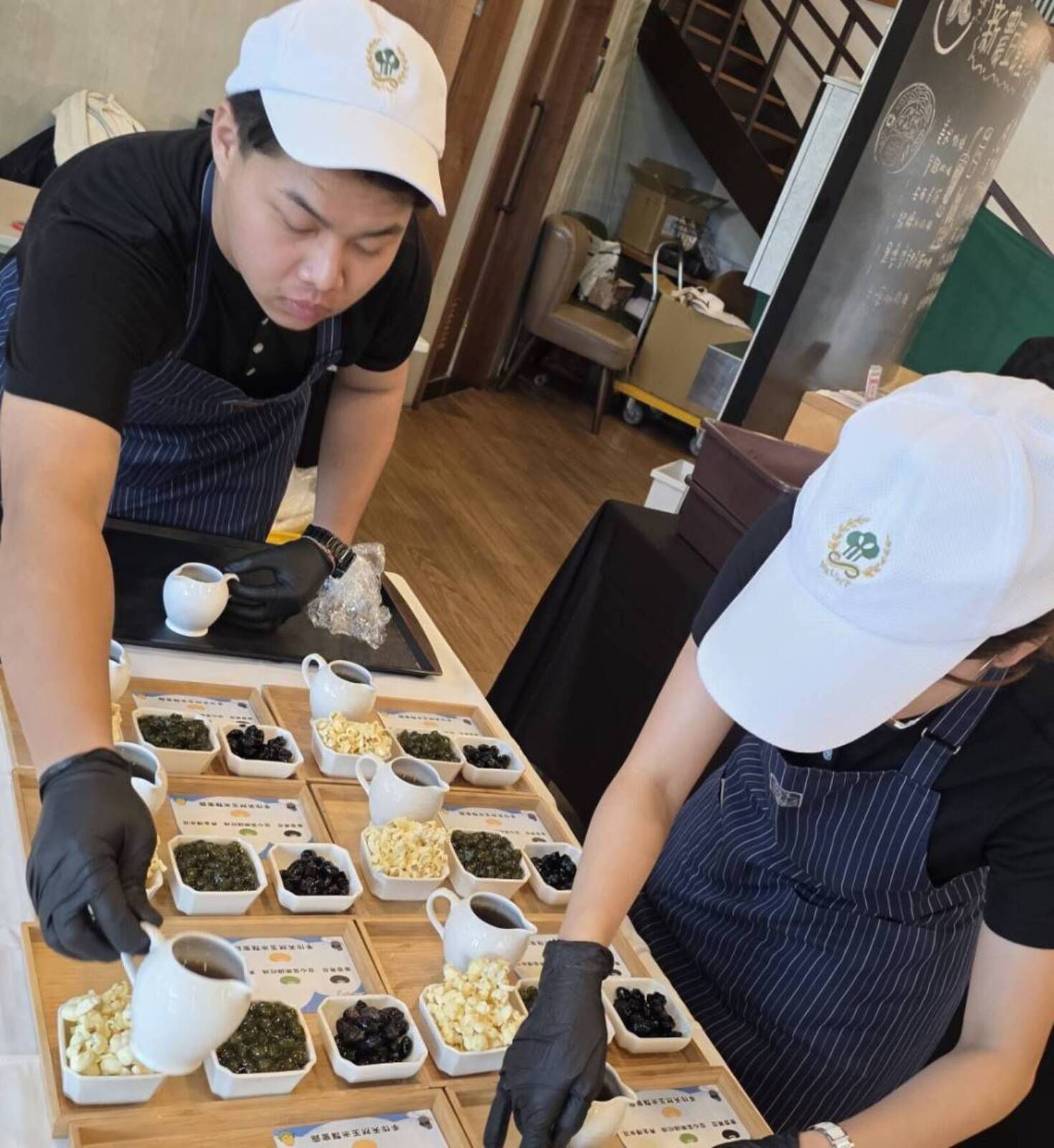 黑豆豆花配空心菜珍珠 淋上 手工熬製的玉米鬚糖漿 風味獨特圖片