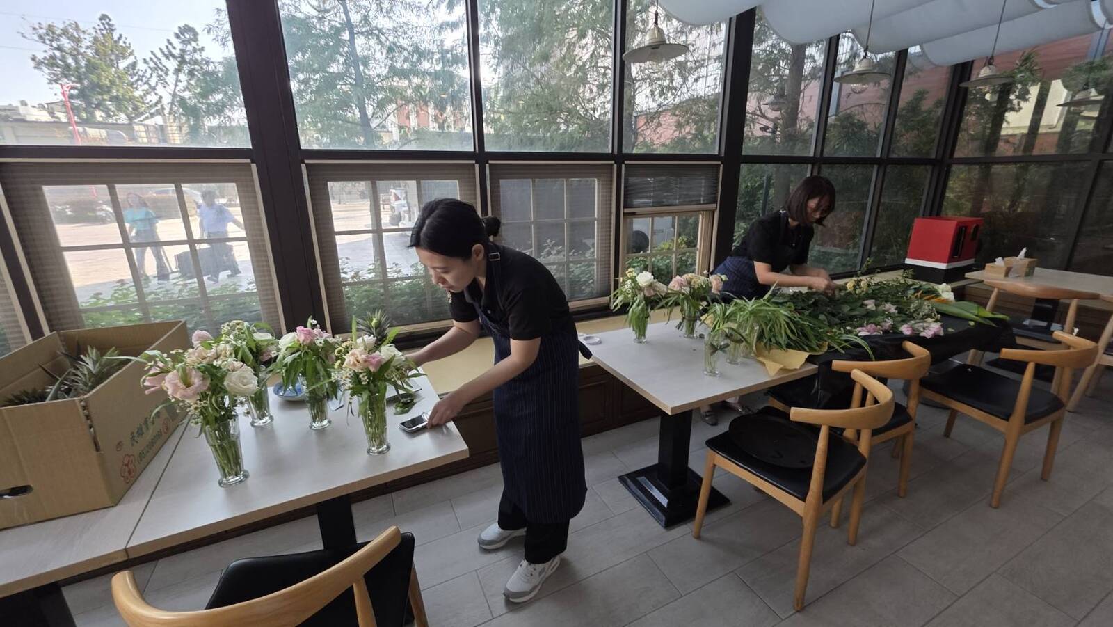 高餐大五專餐飲廚藝科林淑瑛老師之空心菜生活花藝桌飾圖片