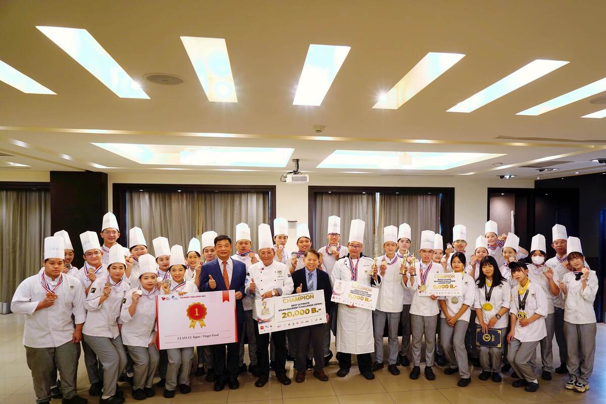 高餐大廚藝及烘焙競賽金牌團隊合照