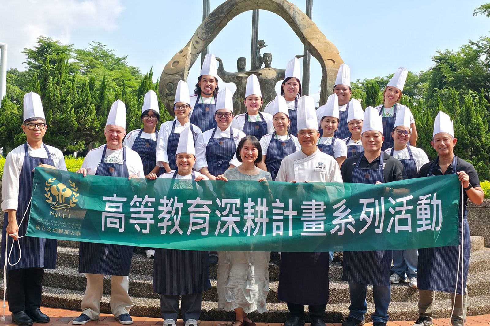 關島師生與本校師長合影合照