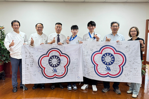站上世界舞台、看見更好的自己 沈承佑、林裕憲勇奪國際技能競賽銅牌