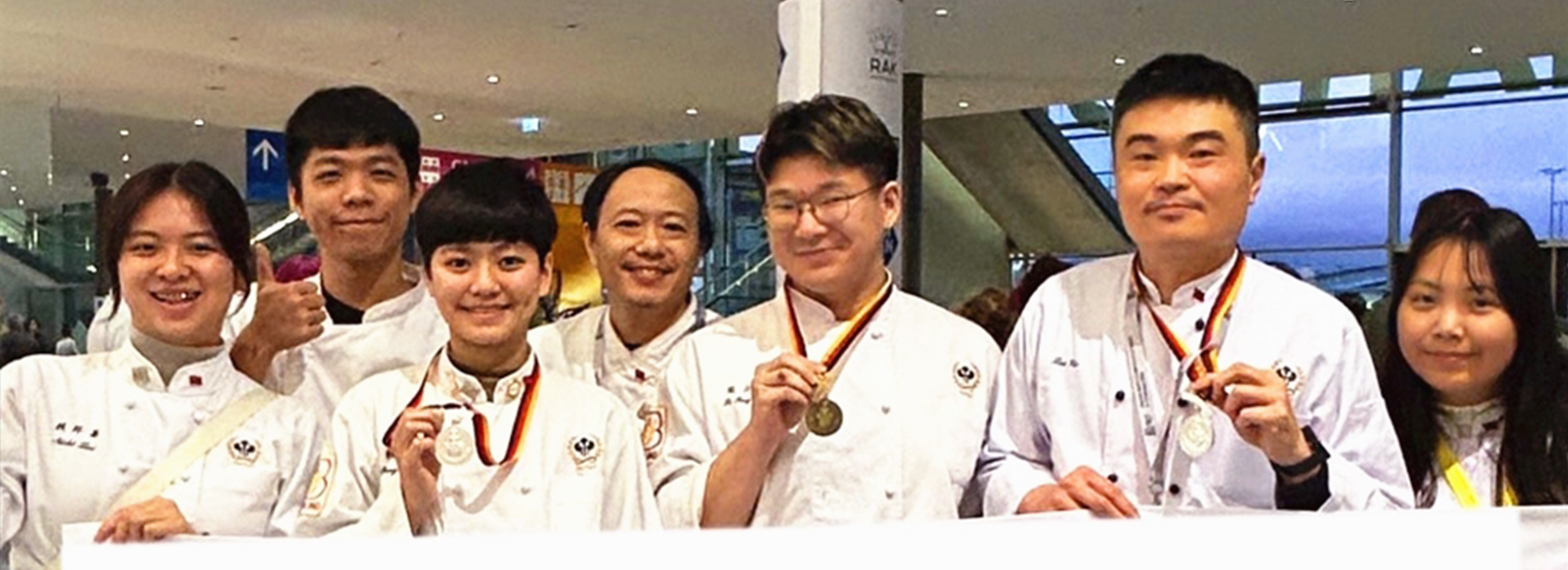 狂賀!!高餐大烘焙系賴毓宏及王先正老師領軍師生 德國IKA廚藝競賽榮獲兩銀兩銅